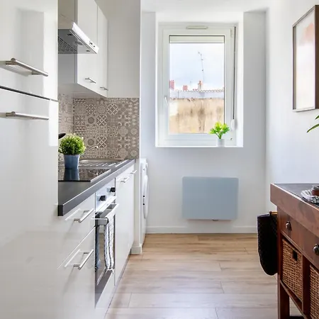 Apartmán Proche Centre Ville, Moderne & Cosy, Ultra Calme *